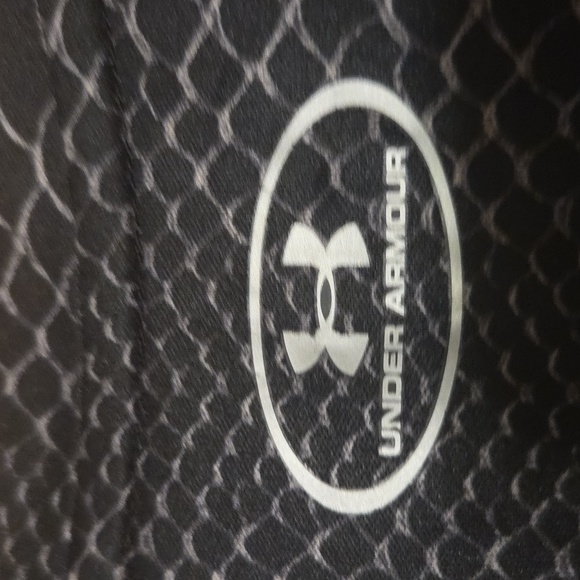 Under Armour Top Size XL - Picture 5 of 6